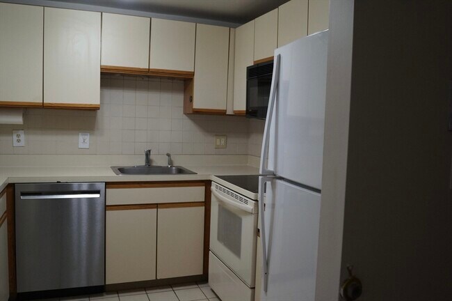 Photo - 200 Ledgewood Dr Unidad 205