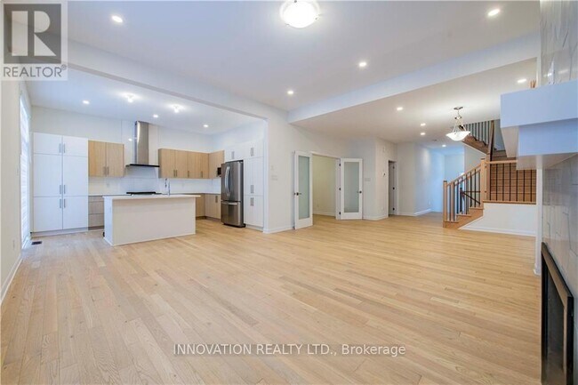 Photo - 133 Maynooth Ct
