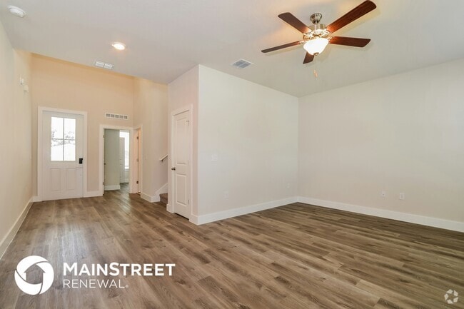 Building Photo - 301 Pine St Rental