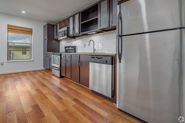 Piso de 1 dormitorio y 1 baño, cocina de 840 pies cuadrados - Dot Commons
