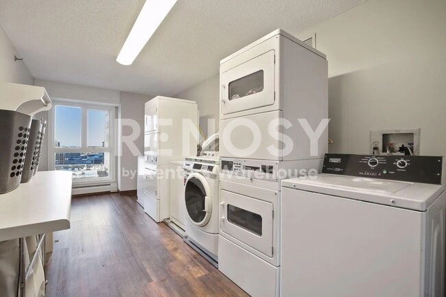 Photo - Available July 15th 2 Bedroom 2 Bath Condo in Minneapolis
