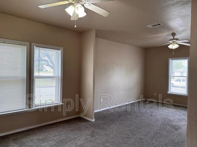 Photo - Monroe St 2501