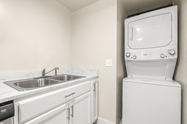 Photo - 174 W Utah Ave Unit 1