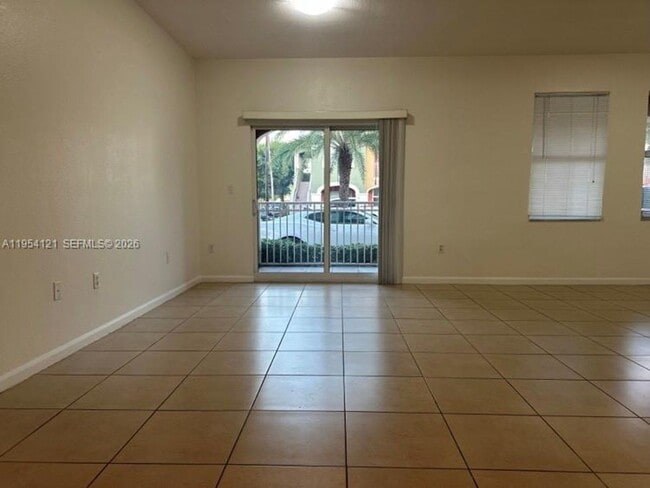 Photo - 11002 NW 83rd St