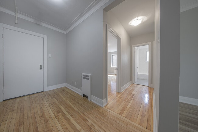 Photo - 5005 Av Macdonald