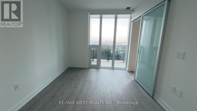 Photo - 1 Fairview Rd E Unit 615