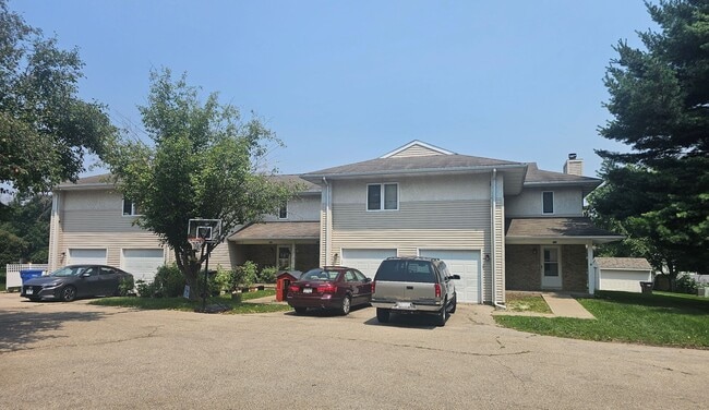 Building Photo - 741 Aspen Ave Rental