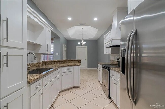 Photo - 504 E Biyaneta Ave