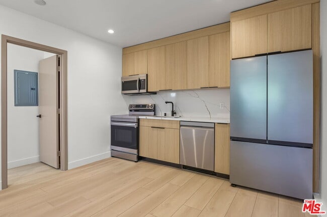 Photo - 11010 Hortense St Unit 1/4