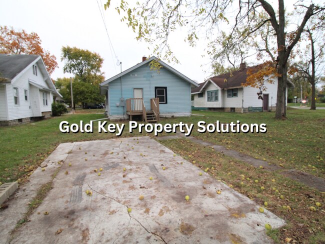 Photo - Spacious 2 BR 1 BA House with Covered Front Porch (SECTION 8 APPROVED)