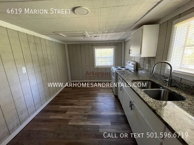 Photo - 4619 Marion St