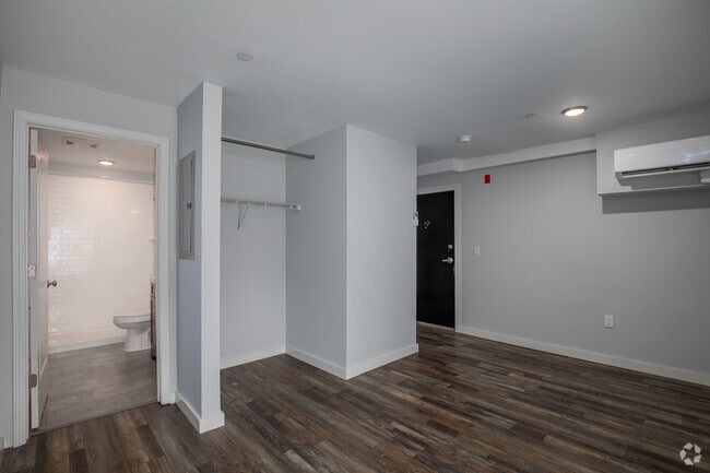 Studio, 1BA - 349SF - Living Room