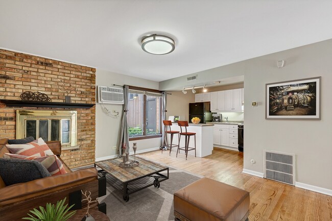 Photo - 862 W Lill Ave Unit 6