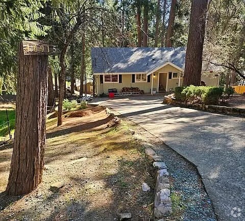 Building Photo - 16915 McKenzie Dr Rental