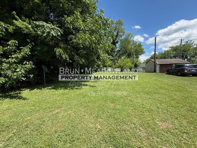 Photo - 2620 Woodbine Ave