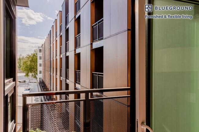 Photo - 4609 Union Bay Pl NE Unit FL4-ID735