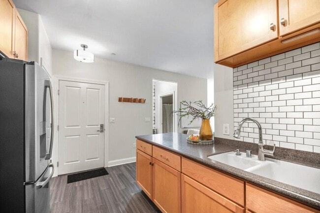 Photo - 1905 N Water St