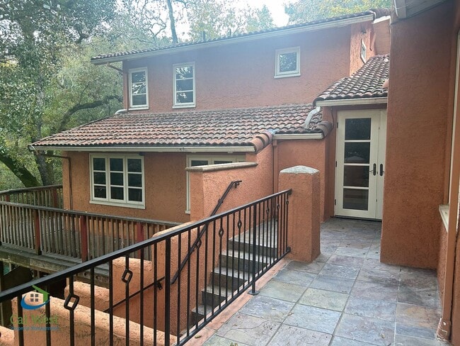 Photo - $4,595 - Large Gorgeous 3/2 Tri-Level Home with Beautiful Views in Gilroy near Wineries Unidad 1