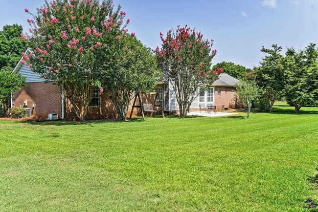 Photo - 106 N Hiley Ct
