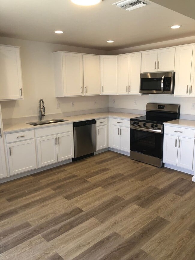 Photo - 2405 South Dr