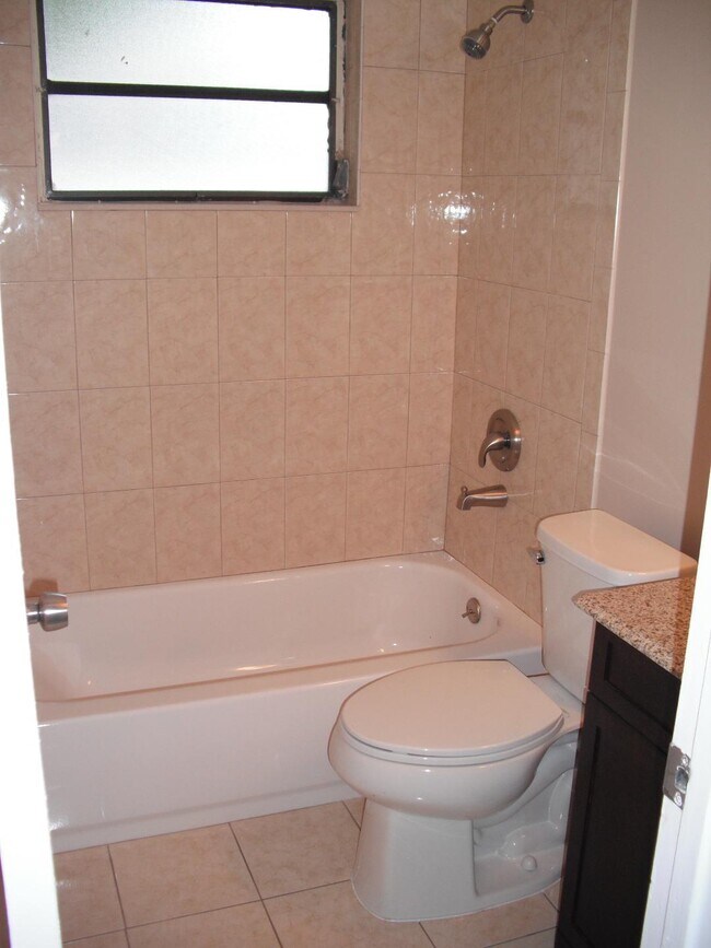 Photo - 630 SW 7th Ave