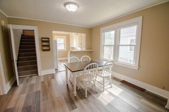 Photo - 610 Lyndale St