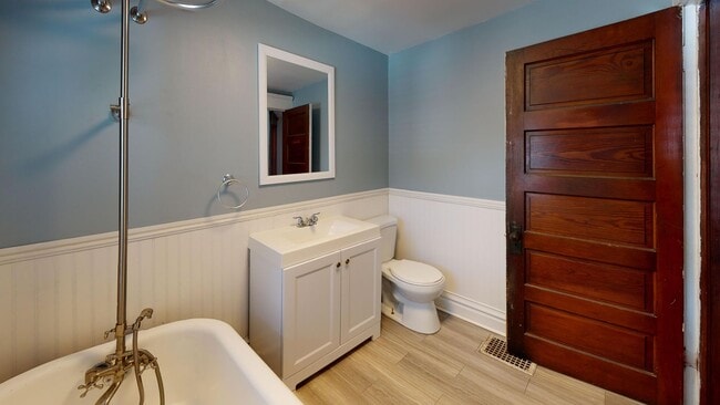 Photo - 127 Shepard St