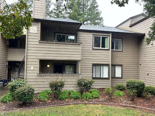 Building Photo - 3715 Tallyho Dr Unit Apt 14