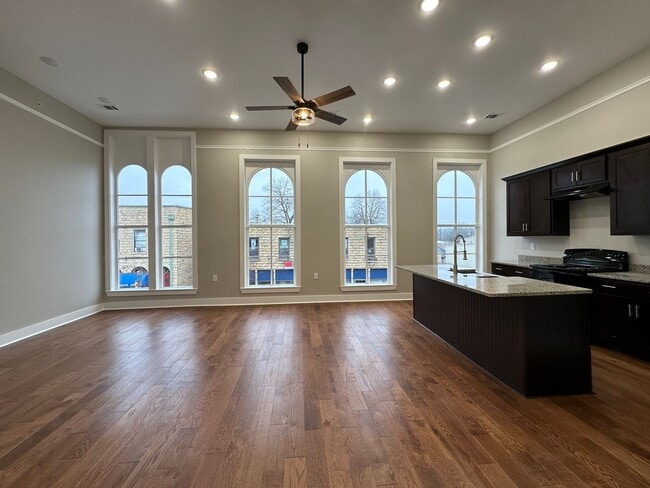 Photo - Top of the Line Apartments in Batesville Unit 5