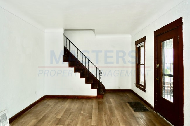Photo - 2803 Chase St