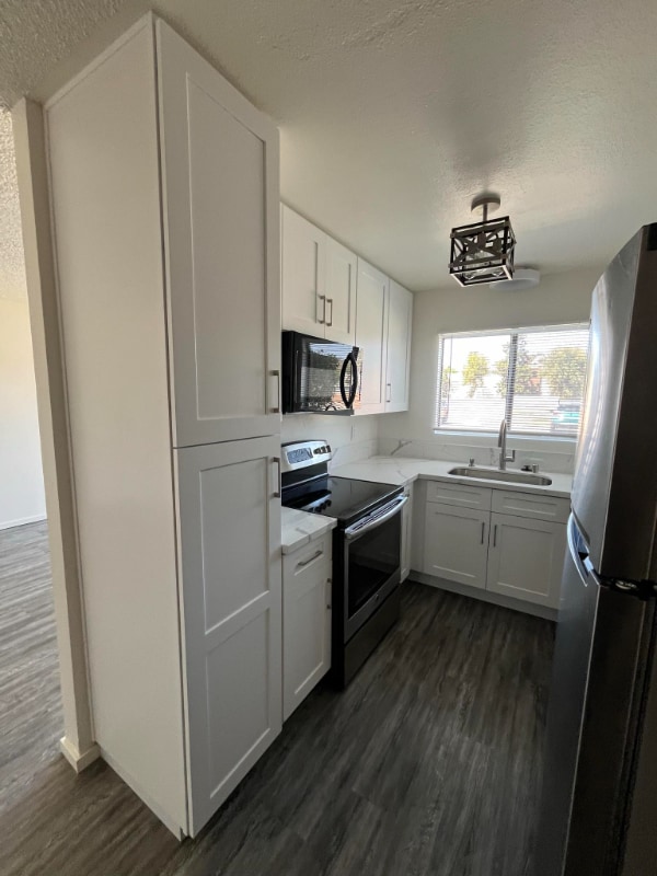 Photo - 530 Graves Ave