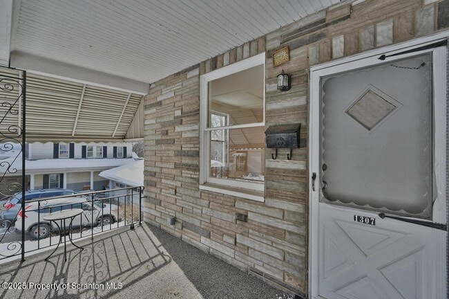 Photo - 1307 Wood St
