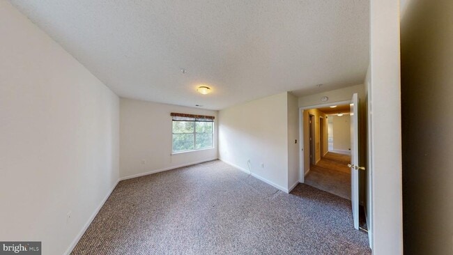 Building Photo - 2806 Clear Shot Dr Unit 3