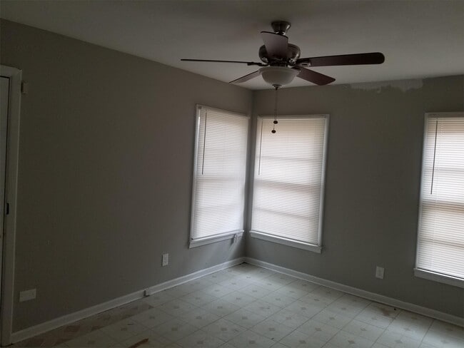 Photo - 5908 Maceo Ln