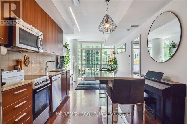 Photo - 105 George St Unit 1011