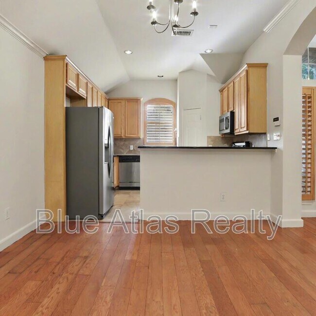 Photo - 4905 Canberra Ln