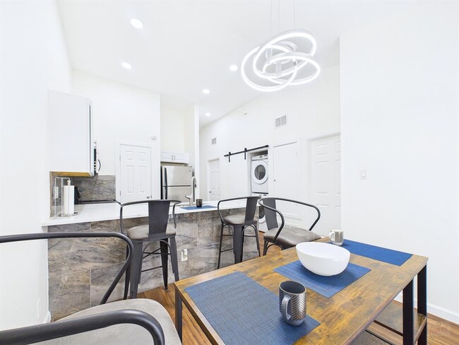 Photo - 2216 San Gabriel St Unit 305