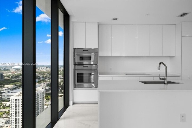 700 NE 24th St Unit 2607