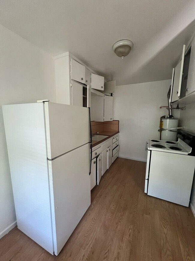 Photo - 309 27th St Unit B