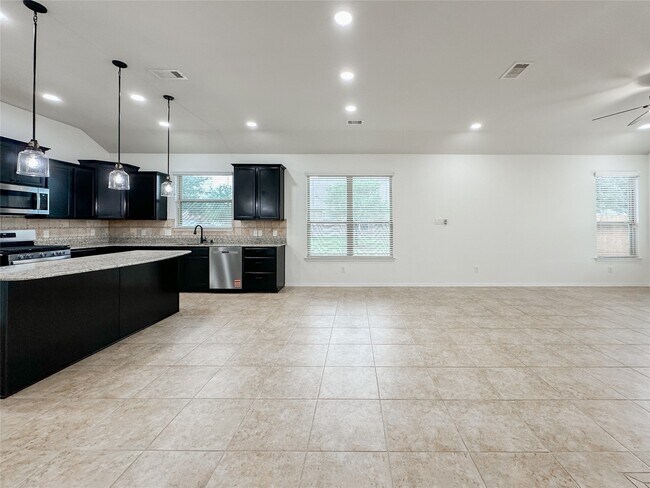 Photo - 25322 Alverstone Drive