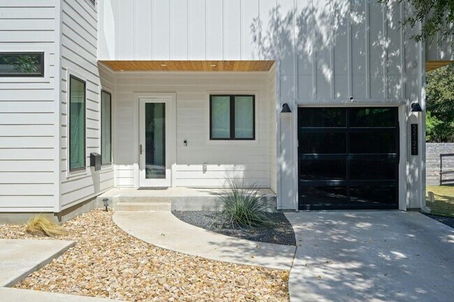 Photo - 5212 Huisache St