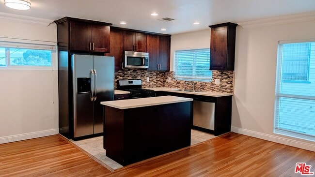 Building Photo - 1728 S Robertson Blvd Unit 8