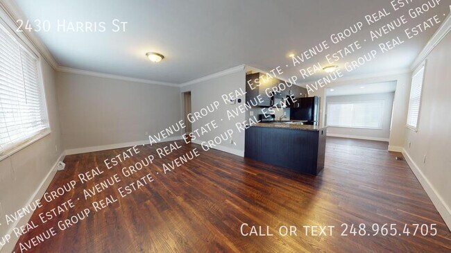 Photo - 2430 Harris St
