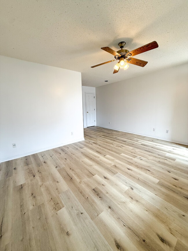 Photo - 409 E Roosevelt Ave