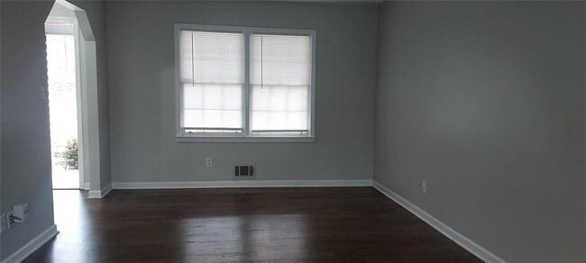 Photo - 5030 Beth St