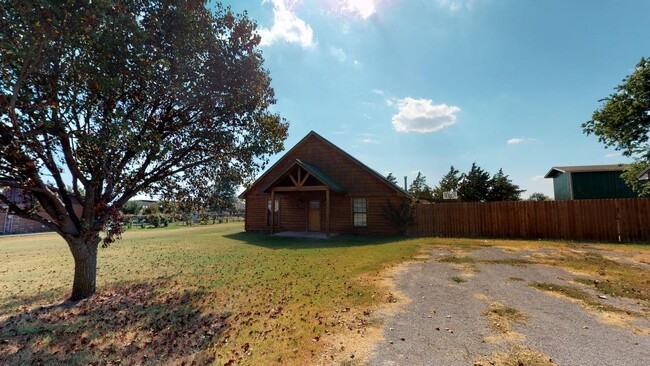 Photo - 115 G St