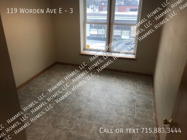 Photo - 119 Worden Ave E Unit 3