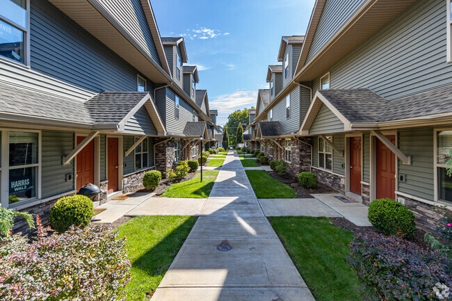 948 Wayne Ave - The Cottages on Campus