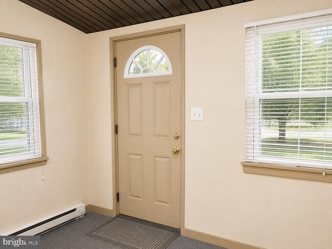 Photo - 146 N Main St