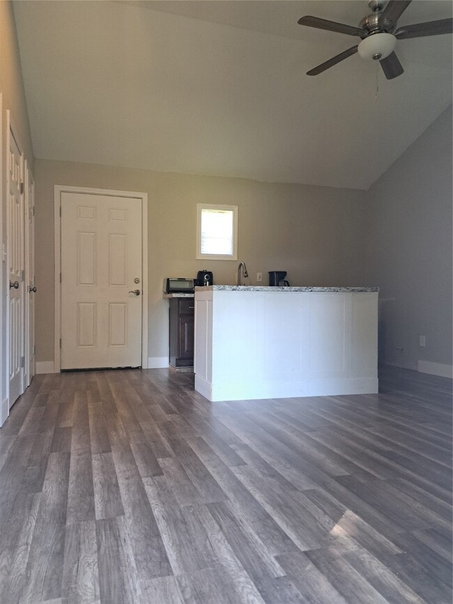 Photo - 1516 W Creek Dr Unidad B